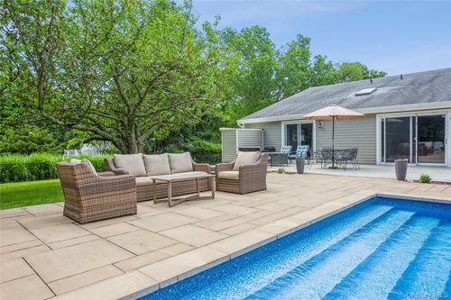 215 Northfield Ln, Southold, NY, 11971-3935 | Card Image