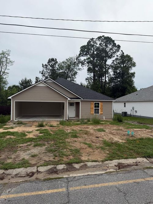 445 Bryson Cir, Hahira, GA, 31632-1286 | Card Image