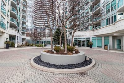 805 - 600 Queens Quay W, Condo with 2 bedrooms, 2 bathrooms and 1 parking in Toronto ON | Image 3