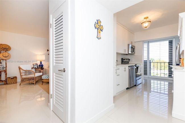 APT-5B - 77 Crandon Blvd, Condo with 1 bedrooms, 2 bathrooms and null parking in Key Biscayne FL | Image 26