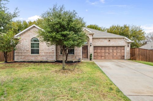 7512 Rose Crest Blvd, Forest Hill, TX, 76140-2097 | Card Image