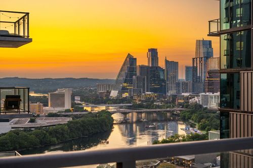 2007-44 East Ave, Austin, TX, 78701 | Card Image