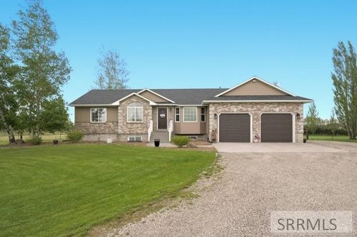 1814 Morningview Dr, Rexburg, ID, 83440-2915 | Card Image