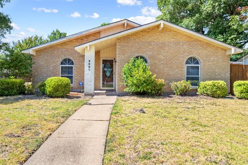 2801 Clover Valley Dr, Garland, TX, 75043-6033 | Card Image