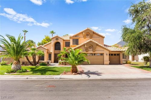 2636 White Pine Dr, Henderson, NV, 89074-1334 | Card Image