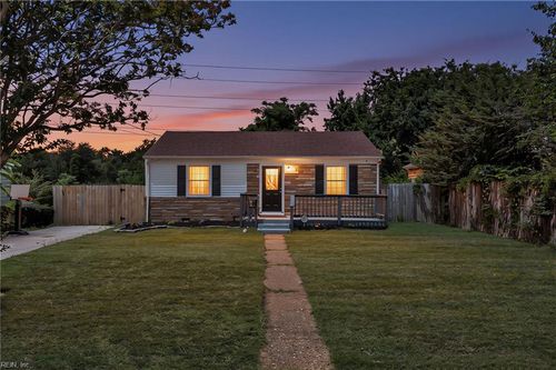 816 Craten Rd, Norfolk, VA, 23513-2909 | Card Image