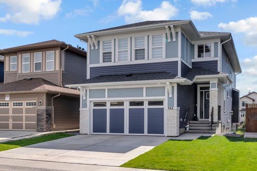 945 Midtown Avenue Sw, Airdrie, AB, T4B4V8 | Card Image
