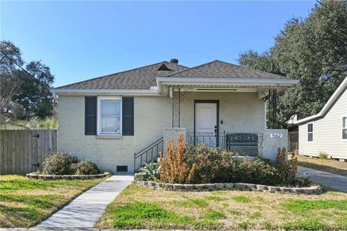 562 Lebeau St, Arabi, LA, 70032-1528 | Card Image