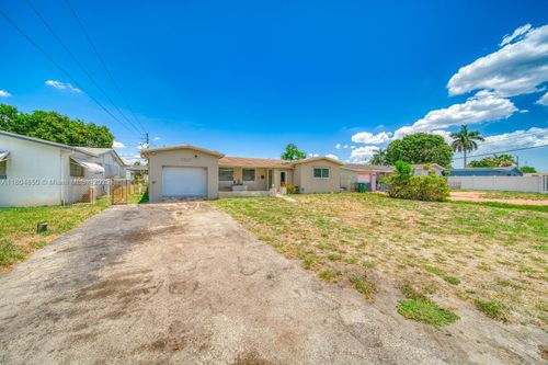 7717 Coral Blvd, Miramar, FL, 33023-5862 | Card Image