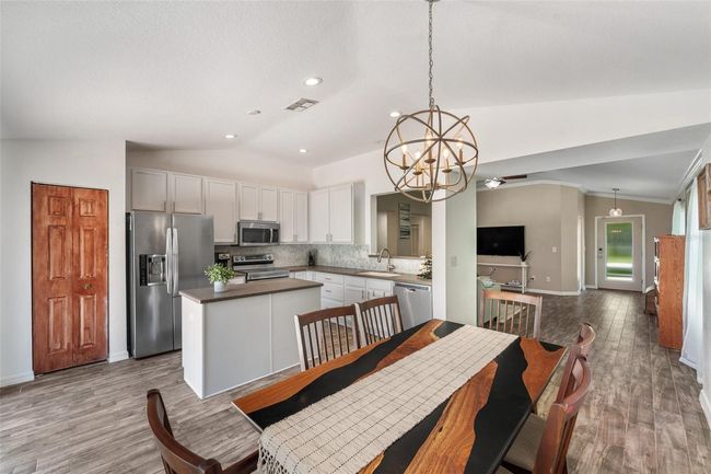 7103 Bridgeview Dr, House other with 3 bedrooms, 2 bathrooms and null parking in WESLEY CHAPEL FL | Image 15