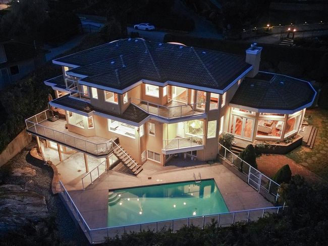 888 Farmleigh Road, House other with 5 bedrooms, 7 bathrooms and 8 parking in West Vancouver BC | Image 38