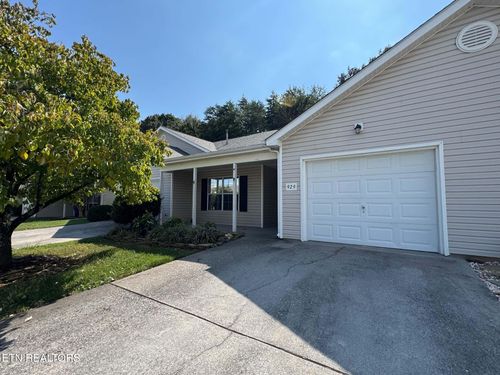 929 Ashley Michelle Ct, Knoxville, TN, 37934-7063 | Card Image