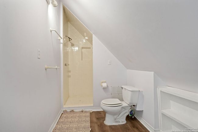 388 Oak Trl, House other with 3 bedrooms, 5 bathrooms and null parking in Pipe Creek TX | Image 35