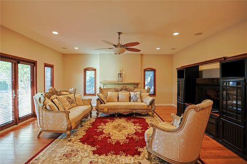116 Termino Ave, Long Beach, CA, 90803-2834 | Card Image
