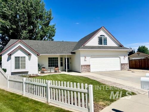 326 7th St, Middleton, ID, 83644-5860 | Card Image