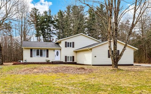 2829 Tibbetts Wick Rd, Hubbard, OH, 44425-2716 | Card Image