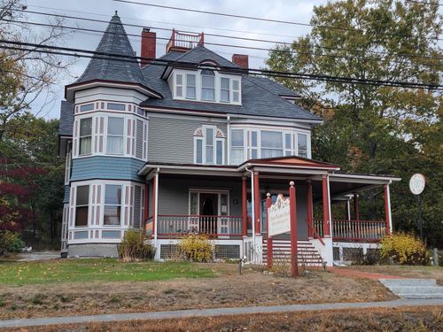 75 Summer St, Bristol, NH, 03222-3275 | Card Image