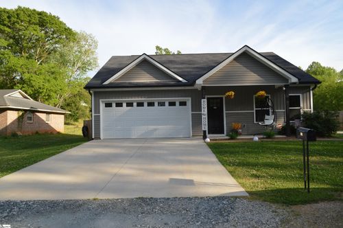 126 Woodshire Dr, Boiling Springs, SC, 29316-7250 | Card Image