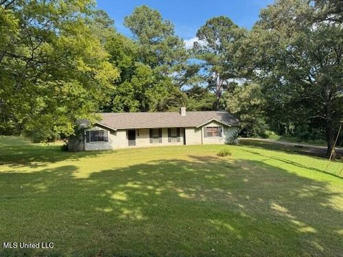 1713 Sherwood Cir, Yazoo City, MS, 39194-9044 | Card Image
