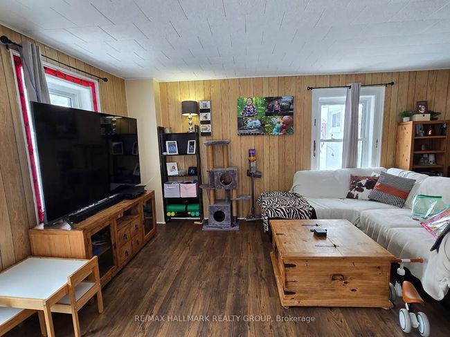 7122 Bank St, Home with 4 bedrooms, 2 bathrooms and 16 parking in Metcalfe ON | Image 4