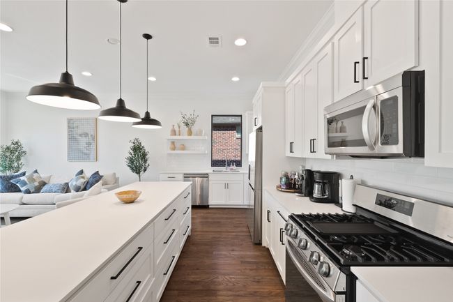 A - 5014 Mission Ave, Home with 4 bedrooms, 5 bathrooms and 4 parking in Dallas TX | Image 5