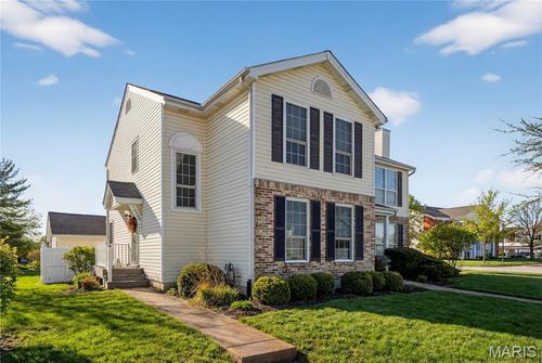 16500 Victoria Crossing Dr, Wildwood, MO, 63040-1427 | Card Image