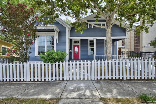 327 Barrera St, San Antonio, TX, 78210-1007 | Card Image