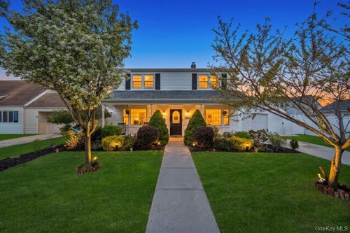 104 Saddle Ln, Levittown, NY, 11756-2627 | Card Image