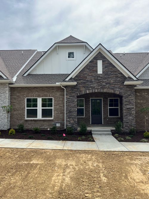 732 Coburg Pvt St, Gallatin, TN, 37066-2879 | Card Image