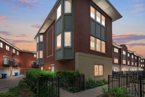 2403 W 32nd Pl, Chicago, IL, 60608-6269 | Card Image