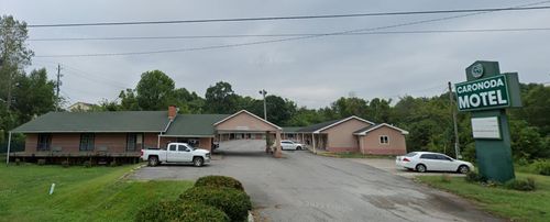 606 S 2nd St, Central City, KY, 42330-1700 | Card Image