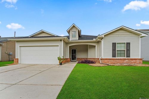 22807 Lafourche Ln, Denham Springs, LA, 70726-6979 | Card Image