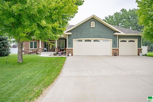 120 Rottunda Way, South Sioux City, NE, 68776-5462 | Card Image