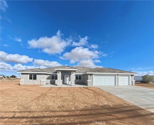 17576 Hercules St, Hesperia, CA, 92345-5479 | Card Image