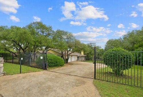 1211 Falcon Ledge Dr, Austin, TX, 78746-5117 | Card Image