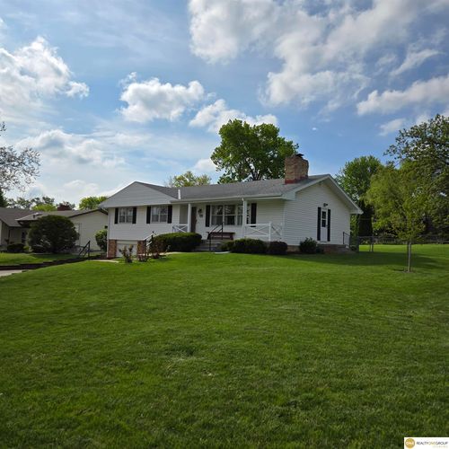 12519 Poppleton Ave, Omaha, NE, 68144-1306 | Card Image