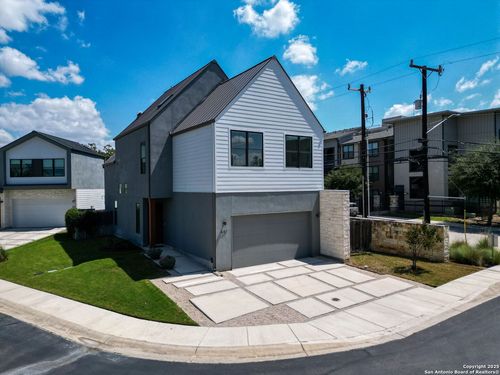 647 Simple Way, San Antonio, TX, 78209-4566 | Card Image