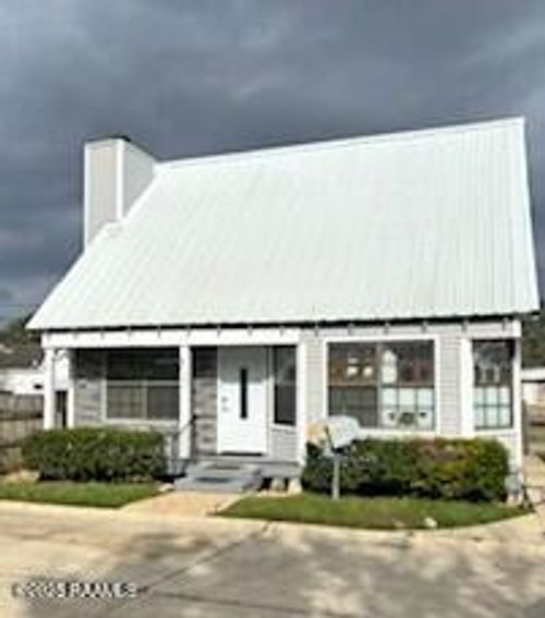 106 Holmes Dr, Abbeville, LA, 70510-5157 | Card Image