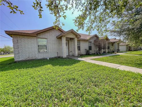 200 W Huisache St, Rio Grande City, TX, 78582-2157 | Card Image