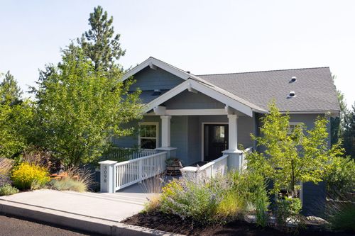 3098 Nw Colonial Dr, Bend, OR, 97703-5447 | Card Image
