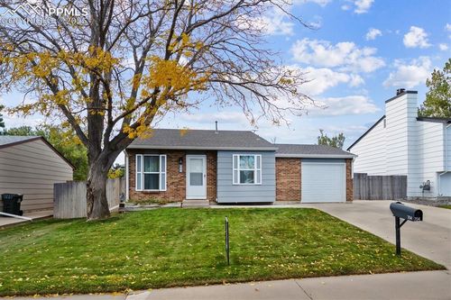 704 Madison Way, Bennett, CO, 80102-7831 | Card Image