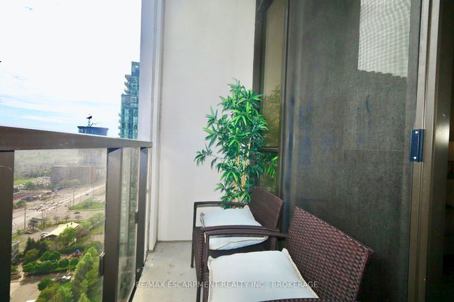 2203 - 36 Elm Dr W, Condo with 2 bedrooms, 2 bathrooms and 1 parking in Mississauga ON | Image 13