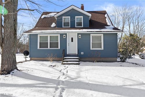 8010 Baumhart Rd, Amherst, OH, 44001-9451 | Card Image