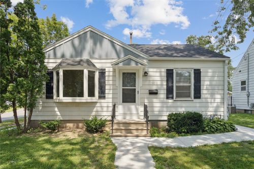 1101 Glenny Ave, Waterloo, IA, 50702-3317 | Card Image