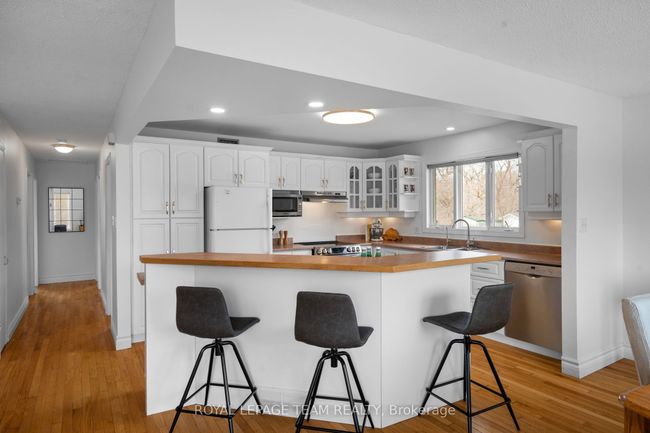 2150 8 Th Line Rd, House other with 5 bedrooms, 2 bathrooms and 8 parking in Metcalfe ON | Image 10