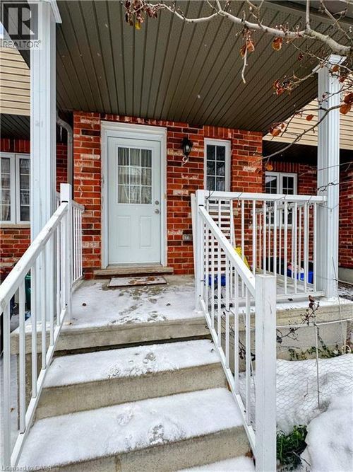 9-55 Mooregate Cres, Kitchener, ON, N2M0A6 | Card Image