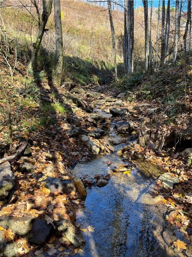 1972 Big Horse Creek Rd, House other with 3 bedrooms, 2 bathrooms and null parking in Lansing NC | Image 6