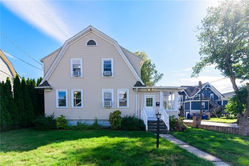 97 Williams Ave, East Providence, RI, 02914-3510 | Card Image