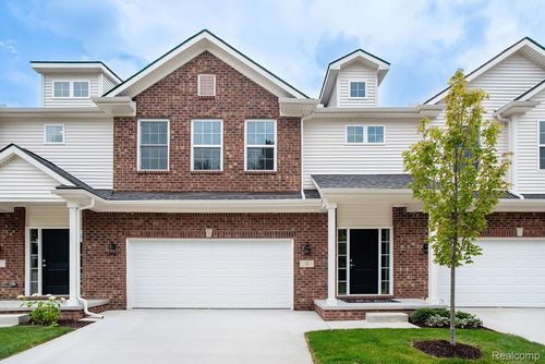 71-3 Grandview Circle Grandview Circle, White Lake Charter Township, MI, 48386 | Card Image