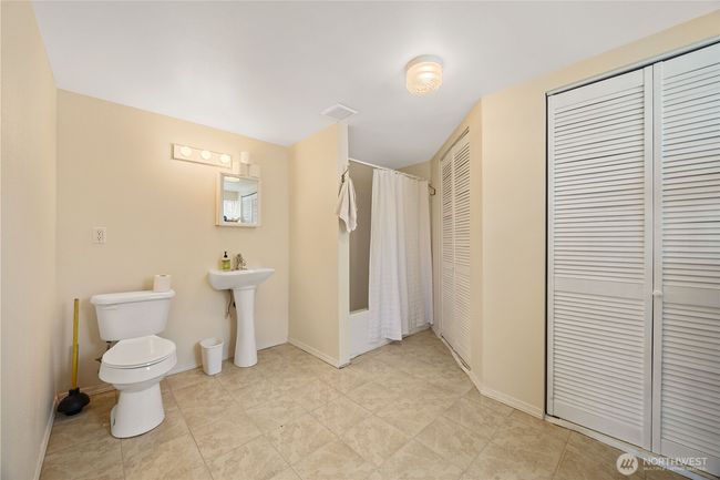 Full bath in garage/shop | Image 30
